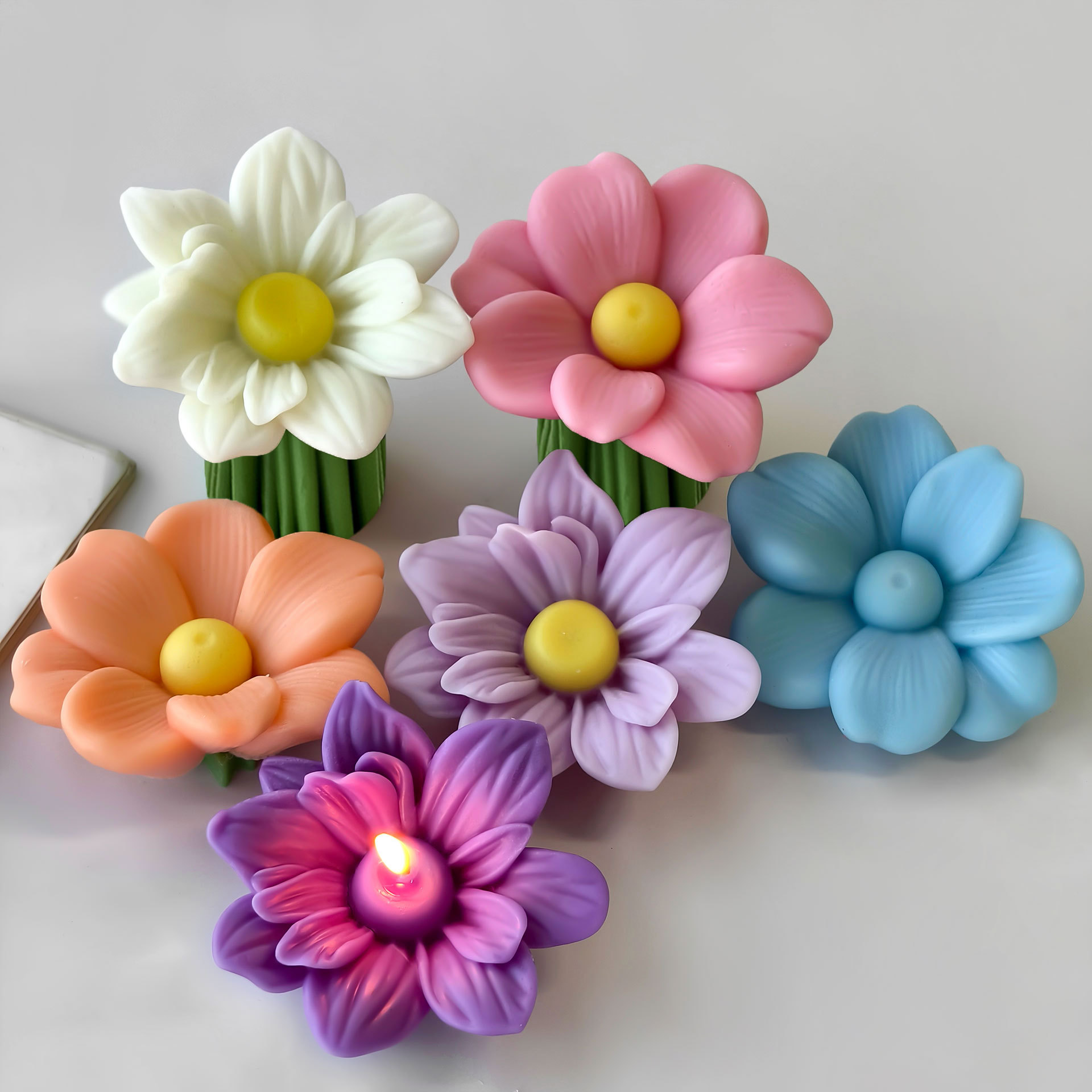 Soap Making Scents - DIY Flowers Aroma Candle Silicone Mold